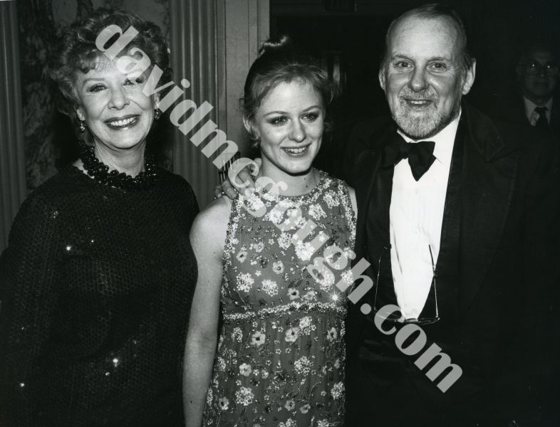 Bob Fosse, Gwen Verdon and daughter 1985, NY.jpg